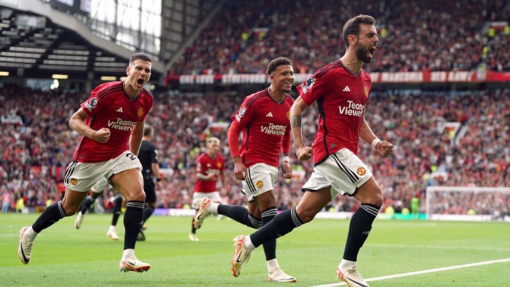 MU ngược dòng hạ Nottingham Forest