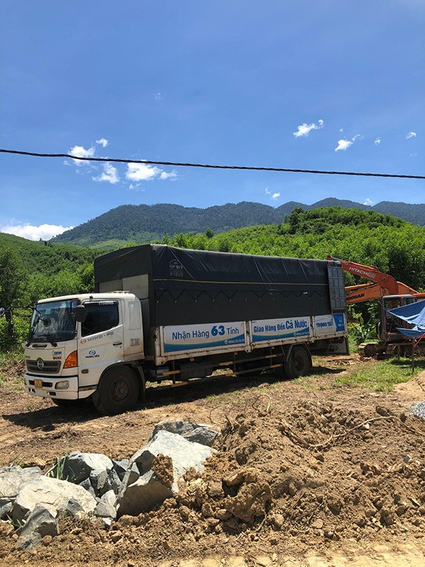 Trọng Tấn đi tới những vùng sâu vùng xa