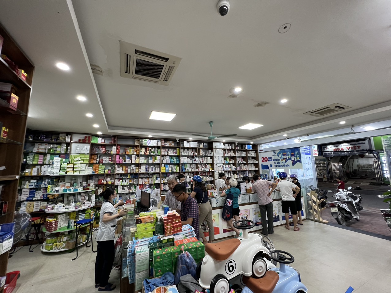 Nhà Thuốc Á Đông - Gắn kết sức khỏe, vun đắp niềm tin qua 20 năm hoạt động - 2