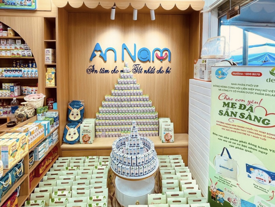 Góc trưng bày sản phẩm tại cửa hàng An Nam Bỉm Sữa