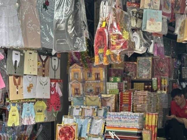 Thị trường - Tiêu dùng - Được khuyến cáo, thị trường vàng mã giảm nhiệt