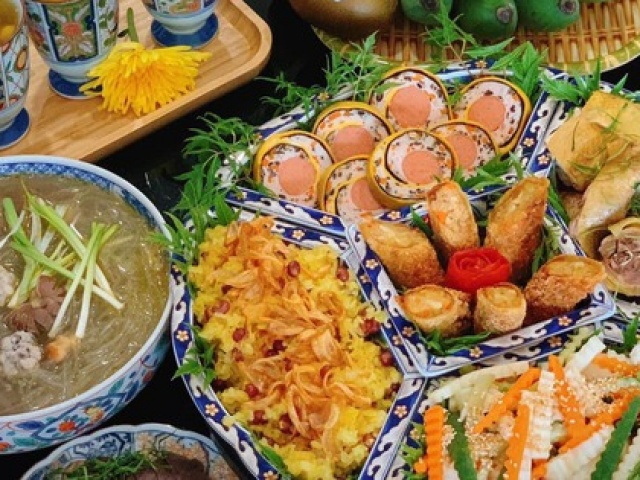 Ẩm thực - Các mẹ đảm đua nhau khoe mâm cúng Rằm tháng 7 mặn, ngọt khiến ai cũng mê