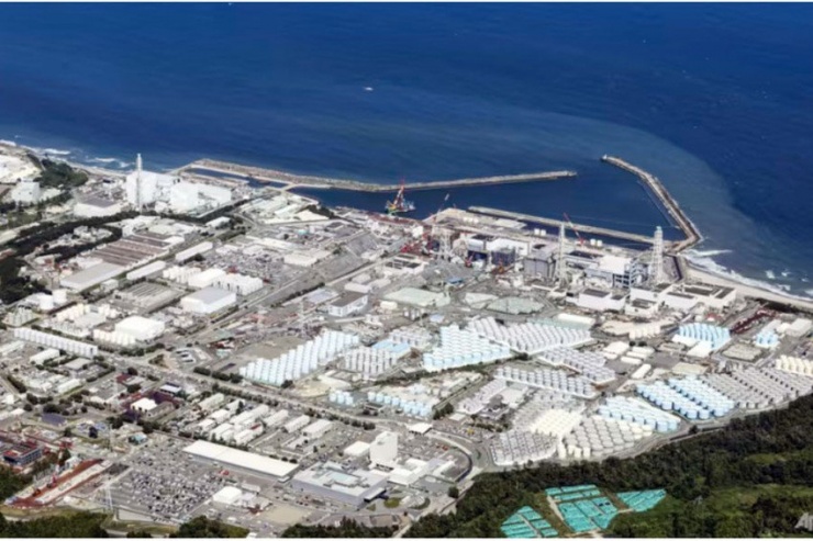 Hình ảnh nhìn từ trên không cho thấy các bể chứa nước thải phóng xạ đã qua xử lý tại Nhà máy điện hạt nhân Fukushima Daiichi ở Fukushima (miền Bắc nước Nhật) vào ngày 24-8.Ảnh: KYODO NEWS/AP