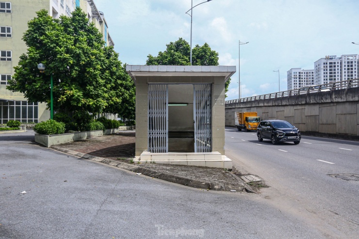 Quang cảnh phía trên vô cùng vắng vẻ, ít người sinh hoạt.