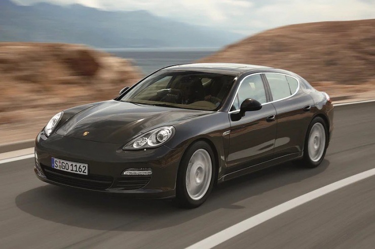 Porsche Panamera. Ảnh: Carbuzz.