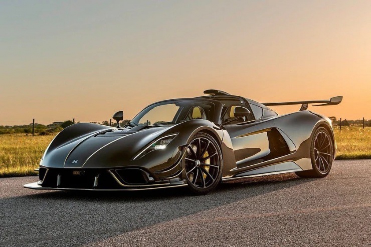 Hennessey Venom F5 Revolution Roadster. Ảnh: Carbuzz.