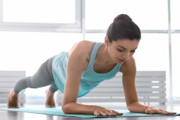 3 động tác yoga cơ bản nhưng giúp nắn chỉnh dáng đẹp, cơ thể dẻo dai