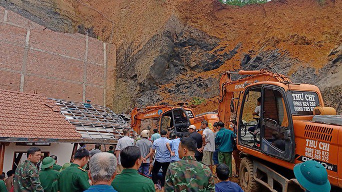 Hiện trường vụ sạt lở. Ảnh: CTV