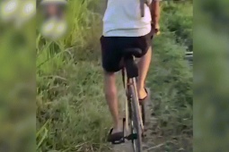 Xe máy - Xe đạp - Clip: Siêu phẩm xe đạp "độc nhất vô nhị"