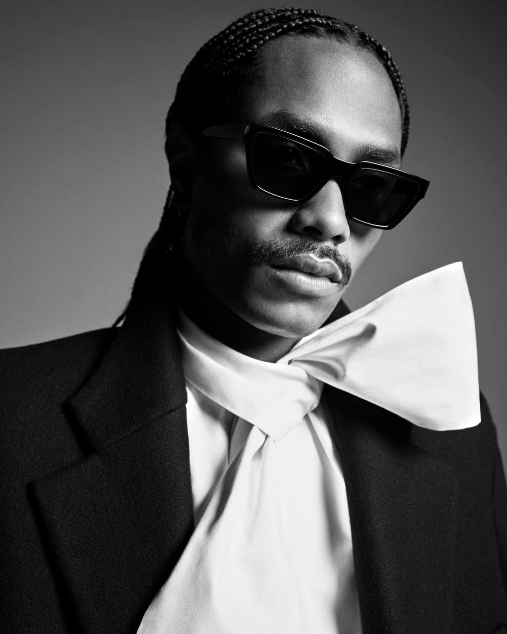 Kate Moss, Hailey Bieber sang trọng trong chiến dịch mùa thu 2023 của Saint Laurent - 5