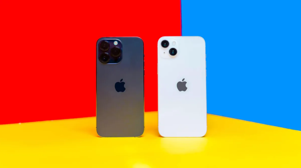 iPhone 14 Pro và iPhone 14.
