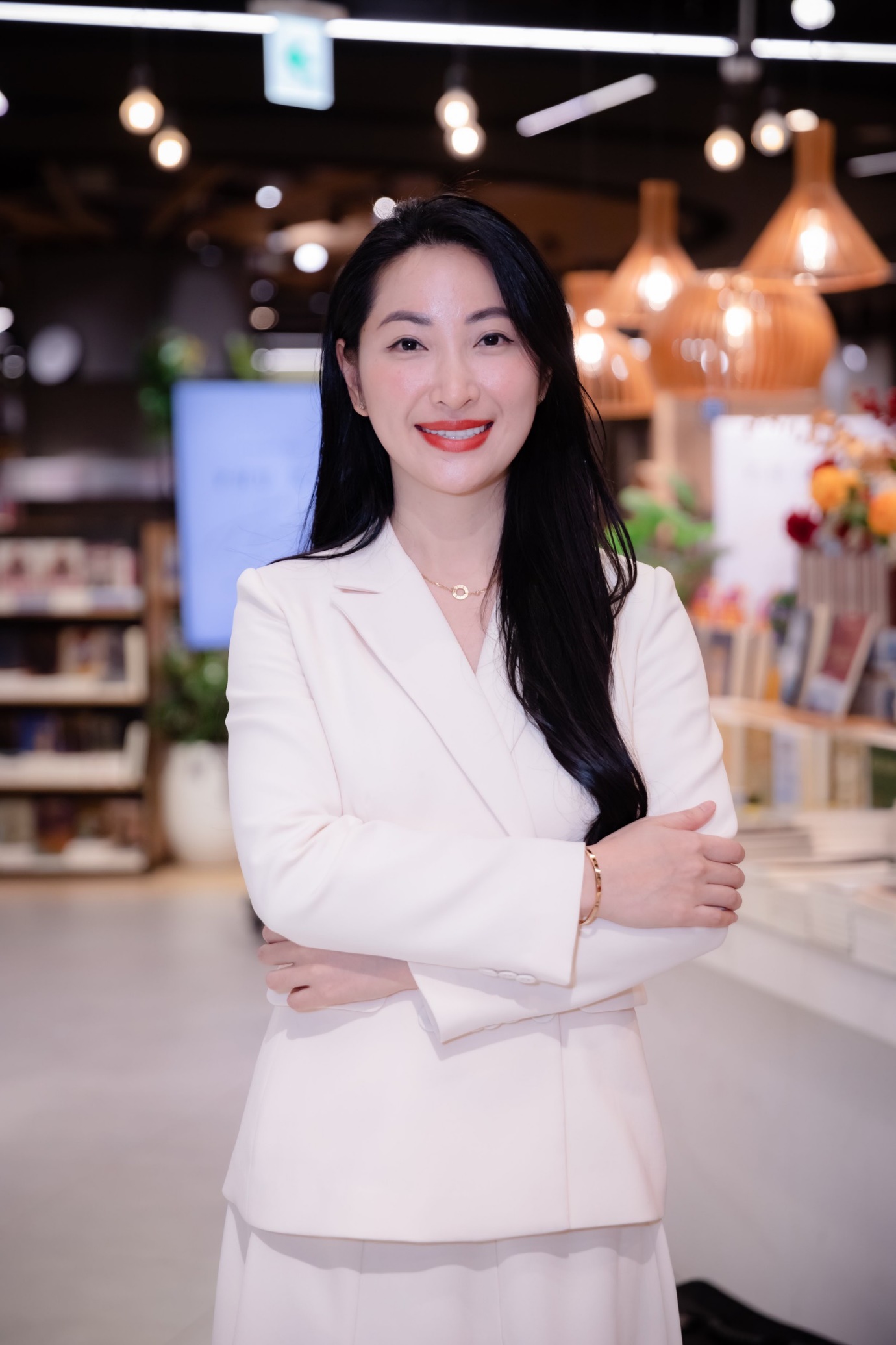 Chân dung CEO Hồng Nguyễn
