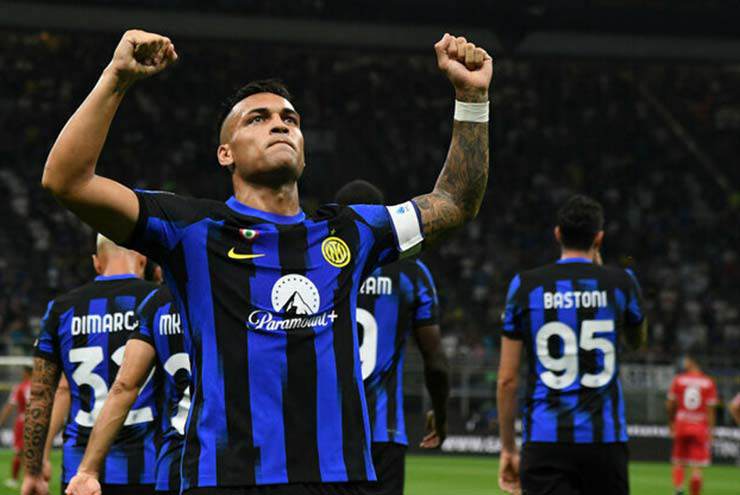 Lautaro Martinez ghi bàn cho Inter Milan ở cả 2 trận đầu tiên