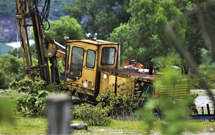 "Bẫy" chênh vênh tại những mỏ đá ngừng khai thác ở Hà Tĩnh - 12