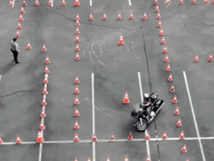 Clip: Lái môtô phân khối lớn thể hiện công phu lái xe tuyệt đỉnh