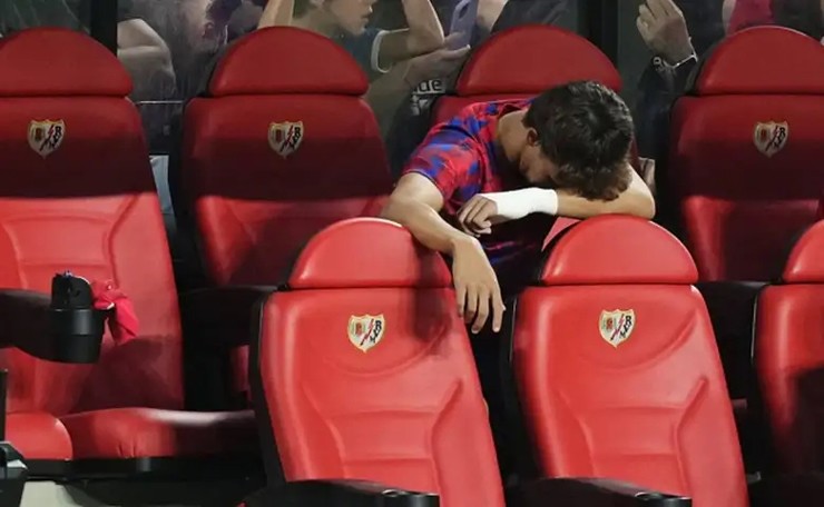 Felix lạc lõng trong chiến thắng 7-0 của Atletico Madrid