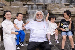 Những ”lão ông” xứ Trung U70 vẫn lấy vợ đẹp trẻ măng, sinh được cả đàn con