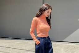 Thời trang - 4 mẫu áo cao cổ vừa ấm vừa dễ mix đồ