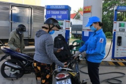 Thị trường - Tiêu dùng - Giá xăng dầu hôm nay 30/8: Tăng giảm trái chiều, chuyên gia dự báo gì về xu hướng sắp tới?