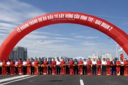 Tin tức trong ngày - Cầu Vĩnh Tuy 2 "rực đỏ" trong lễ thông xe, Thủ tướng cắt băng khánh thành