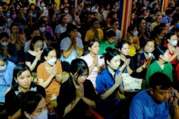 Tin tức trong ngày - "Biển người" tham dự lễ Vu Lan tại chùa Phúc Khánh