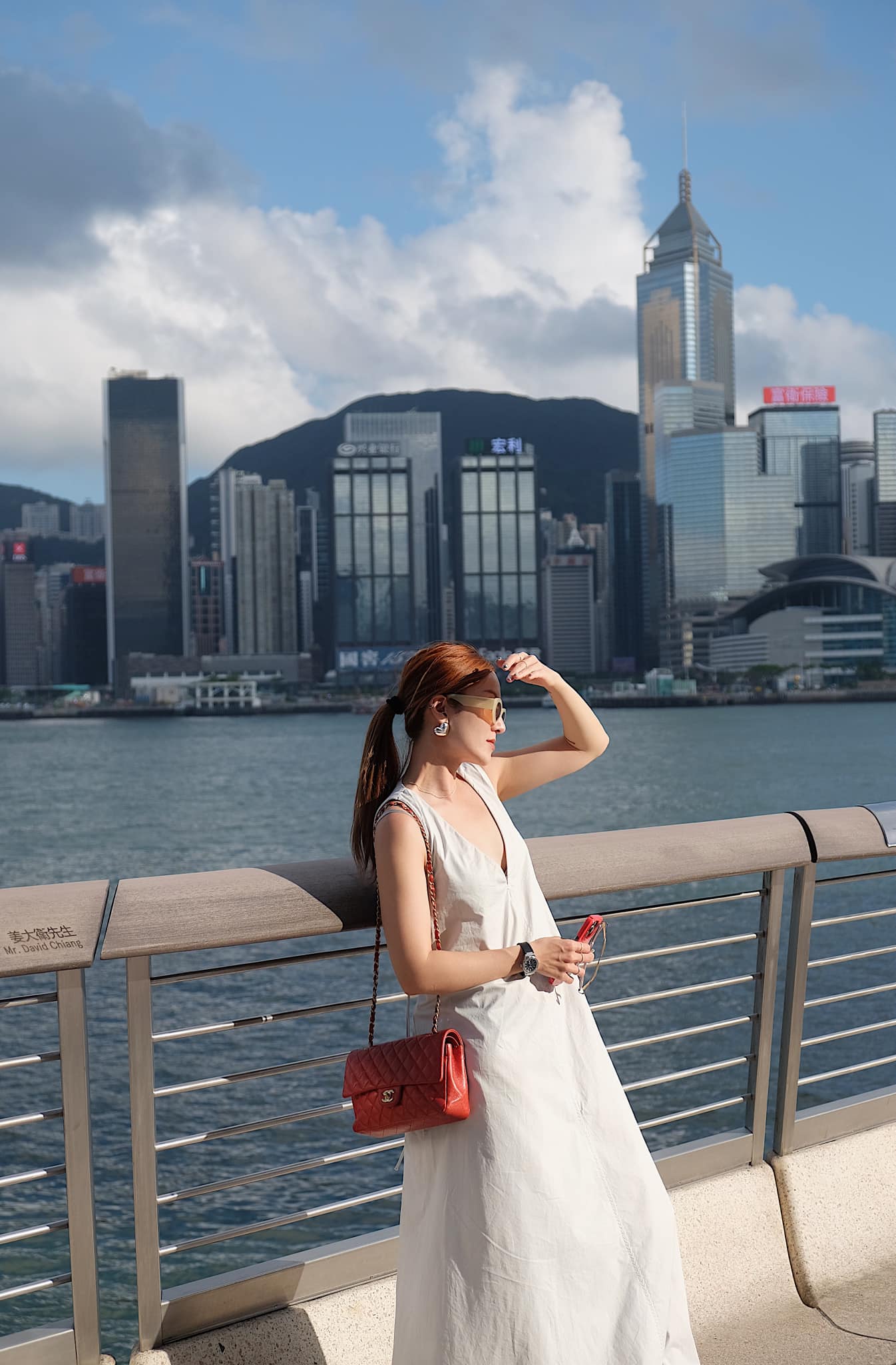 Yến Nhi làm mẫu ảnh cho thương hiệu thời trang của chính cô.