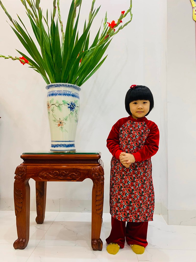 Nami lúc 4 tuổi cao 110cm, vượt chuẩn WHO