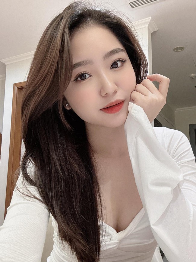 Cô nàng rất biết cách chăm chút ngoại hình, luôn xuất hiện với hình ảnh chỉn chu nhất.&nbsp;
