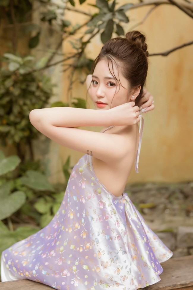 Vòng eo 56cm là điều Phương Uyên thích nhất ở cơ thể mình.&nbsp;

