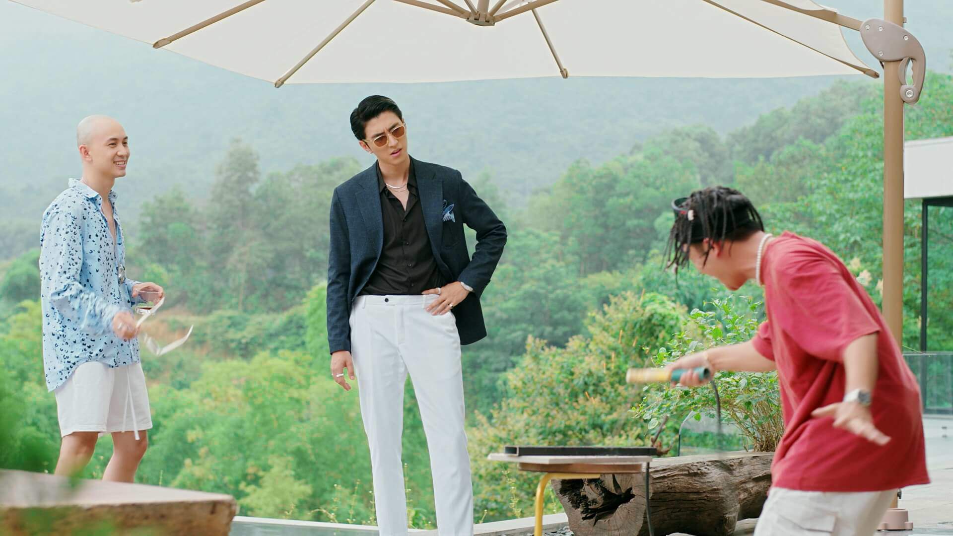 Mỹ nam "Biệt Dược Đen" hạnh phúc bên vợ hơn 6 tuổi, đời tư của dàn sao trái ngược bất ngờ - 8