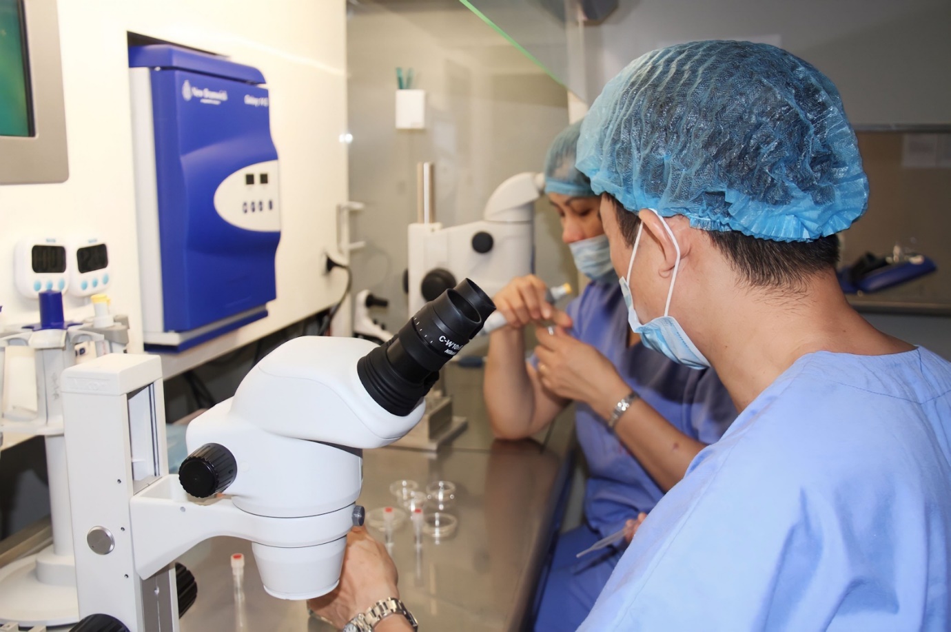 Phòng Lab được đầu tư trang thiết bị hiện đại từ Châu Âu