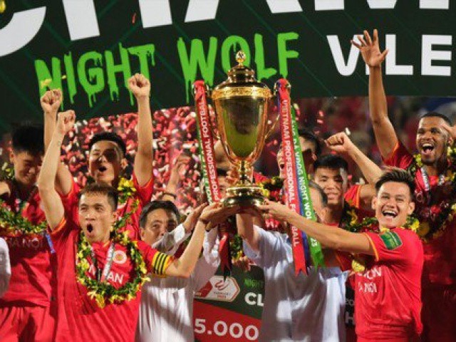 Khép lại V-League 2023: Một mùa giải khó quên