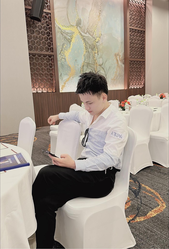 Co-founder 1900 Hair Salon Nguyễn Văn Trung: Salon tóc gắn liền với hình ảnh “yêu thương là còn mãi” - 3