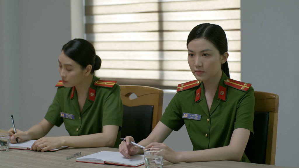 Lương Thanh đóng vai Dương - nữ công an trong phim "Biệt dược đen".