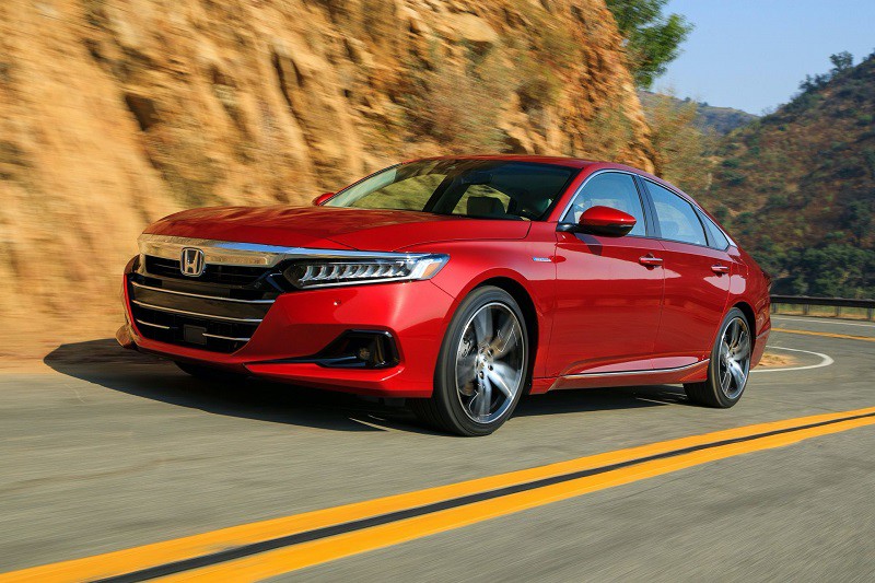 Honda Accord hay Mercedes C180 AMG đáng mua hơn trong tầm giá 1,5 tỷ? - 10