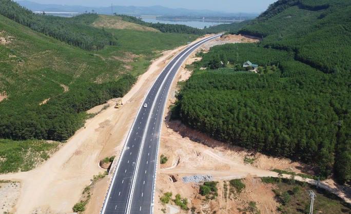 Trong dịp này, cao tốc chỉ phục vụ cho xe ôtô con, ôtô khách, ôtô tải ≤ 10 tấn