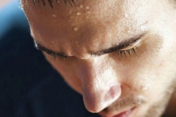 Sức khỏe đời sống - Đổ mồ hôi đêm có thể là dấu hiệu báo trước của bệnh ung thư