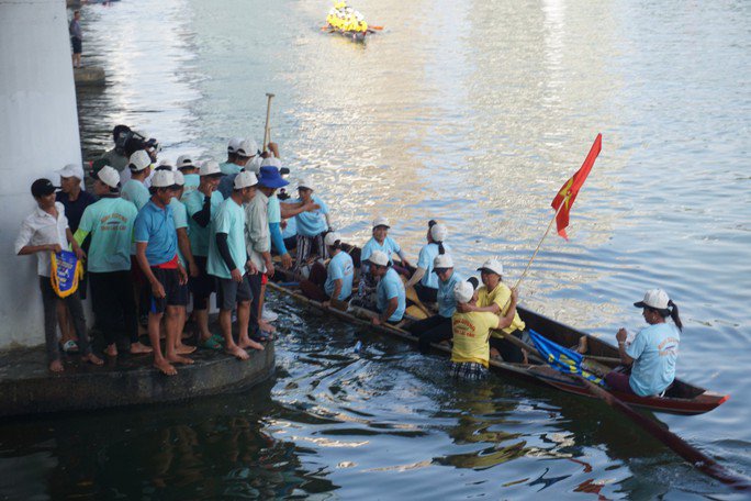 23 đội đua nam và nữ tham gia giải