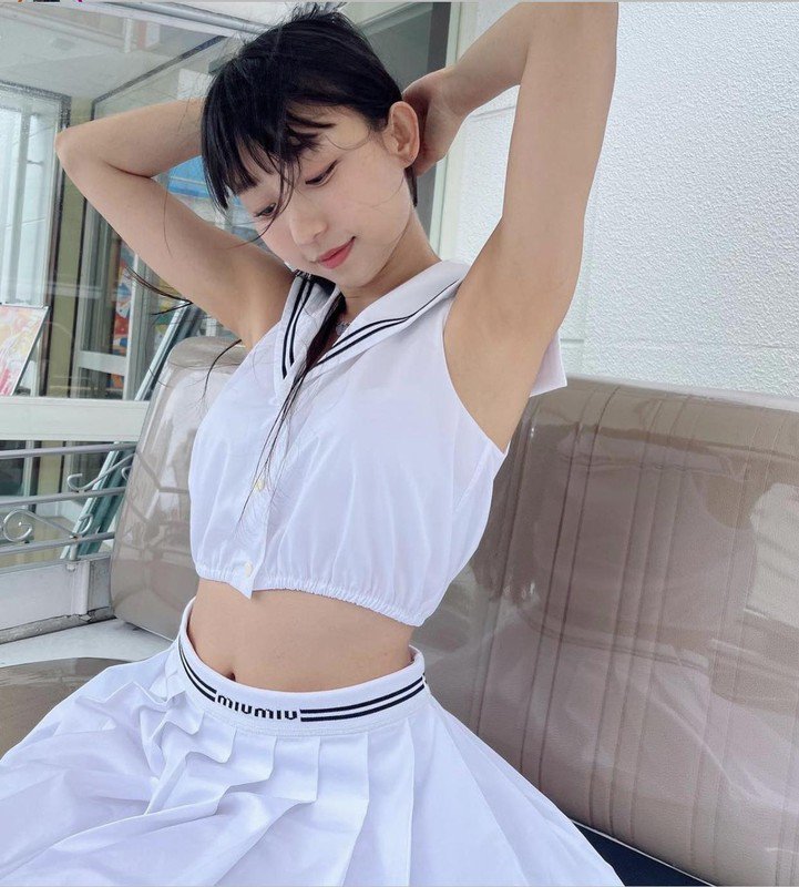 Nữ Youtuber xinh hết phần thiên hạ có gu thời trang “bốc lửa“ - 5
