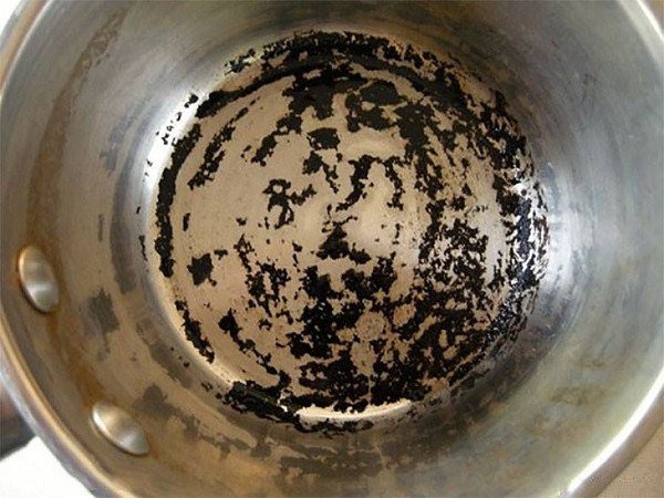 Nồi inox kém chất lượng.