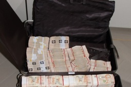 Kinh doanh - Kho tiền đếm không hết và kho ô tô sang của nhóm rửa tiền quy mô "khủng"