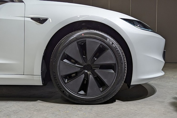 Tesla Model 3 2024 ra mắt với quãng đường di chuyển lên tới 677km - 5