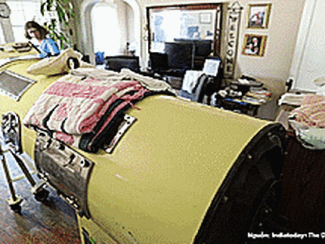 Phi thường - kỳ quặc - Người đàn ông sống trong “lá phổi sắt” 70 năm