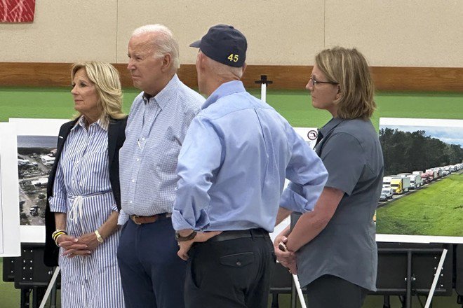 Tổng thống Mỹ Joe Biden thăm một trường tiểu học ở Florida hôm 2-9