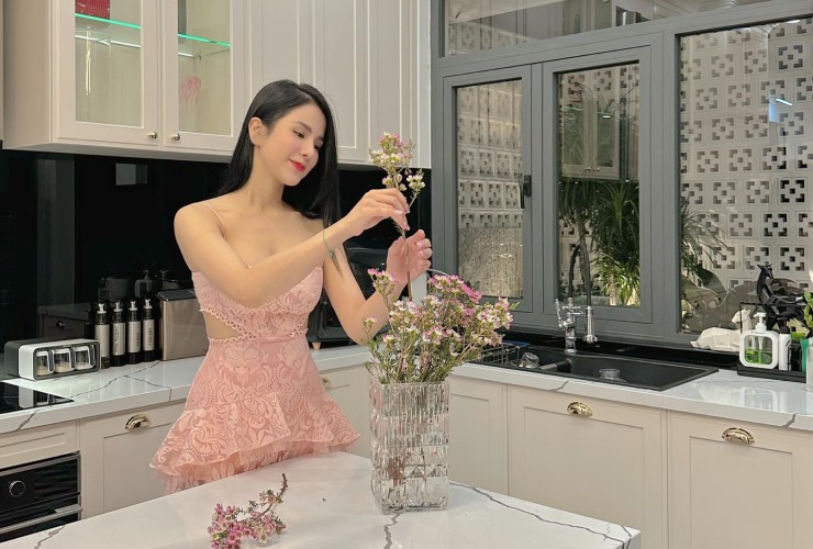 Sau khi ly hôn, Diệp Lâm Anh và con gái chuyển về sống trong căn nhà do bố mẹ ruột mua tặng.&nbsp;
