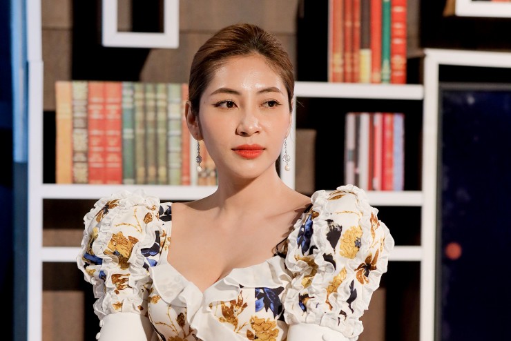 Sau biến cố hôn nhân,&nbsp;Hoa hậu Đại dương 2014 chọn bán hàng online để kiếm tiền. Có ngày cô làm việc 20 tiếng đồng hồ, chỉ nghỉ ngơi 3-4 tiếng. May mắn công việc kinh doanh thuận lợi giúp cô cải thiện cuộc sống.
