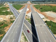 Tin tức trong ngày - Cận cảnh tuyến đường Đông - Tây 23 km trị giá gần 2.000 tỉ đồng