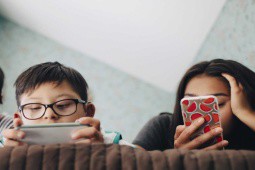 Trung Quốc sắp giới hạn thời gian dùng thiết bị di động cho trẻ vị thành niên