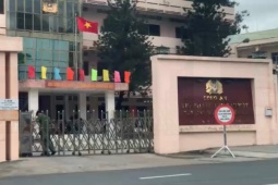 Tin tức trong ngày - Nam thanh niên tưới xăng tự thiêu trước cổng trụ sở công an