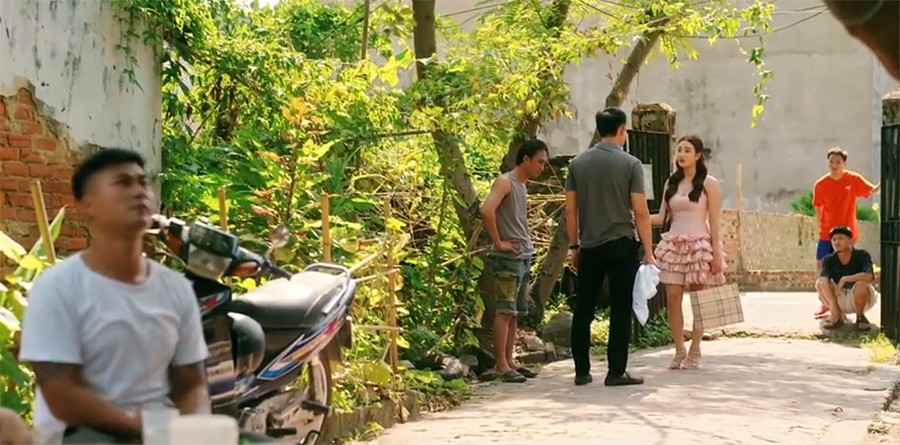 Làng trong phố: Mâu thuẫn giữa vợ chồng Hiếu – Hoài được đẩy lên đỉnh điểm - 1